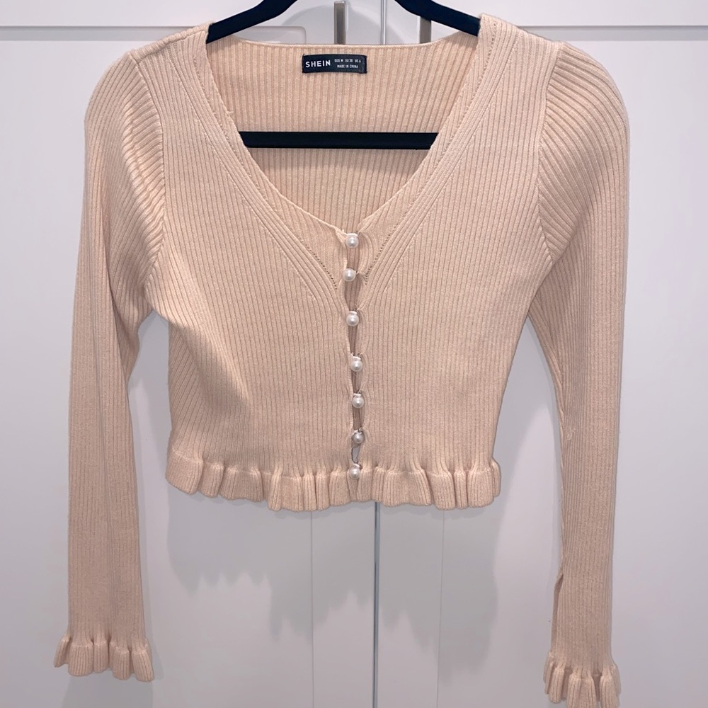 Cropped light pink sweater